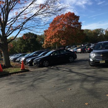 Delicious Orchards - Parking lot - Fruits & Veggies Near Me - Colts Neck, New Jersey