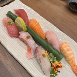 7 Wonder Sushi