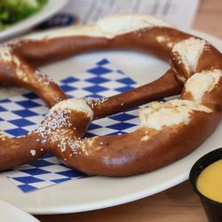 Hofbräuhaus Buffalo - Giant pretzel with beer cheese