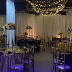 Etage Events - Elegant gold and black decor