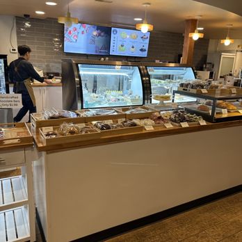 Gateau MJ Dessert Shop - Bakeries Near Me - Fairfax, Virginia