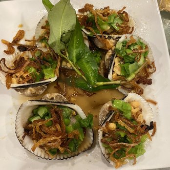 Mama Lau va Oc - Outstanding clams . The sauce is amazing . It is all about the sauce - Vietnamese Near Me - Orlando, Florida Mama Lau va Oc - Outstanding clams . The sauce is amazing . It is all about the sauce - Vietnamese Near Me - Orlando, Florida