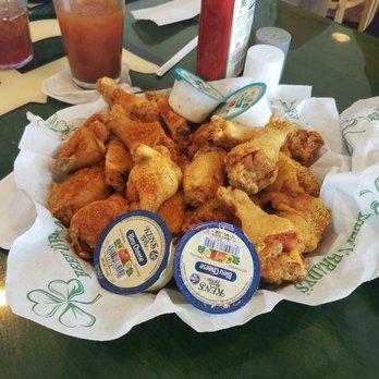 Beef 'O' Brady's - basket of chicken wings and dips - Sports Bars Near Me - Lake Wales, Florida Beef 'O' Brady's - basket of chicken wings and dips - Sports Bars Near Me - Lake Wales, Florida
