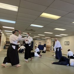 Aikido School of Central Ohio - Practice to prevent knife attack