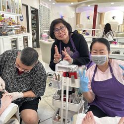 The Hub Nails Lounge