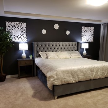 Wallpapering & Painting Pro - Master bedroom accent wall - Wallpapering Near Me - Seattle, Washington