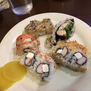Buffet Asia - Sample of the sushi with daikon on the side. My fav was the one that fell apart. Massive - Chinese Near Me - Abilene, Texas