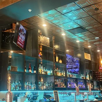 Red Board Tavern and Table - Full bar set up - New American Near Me - Navasota, Texas