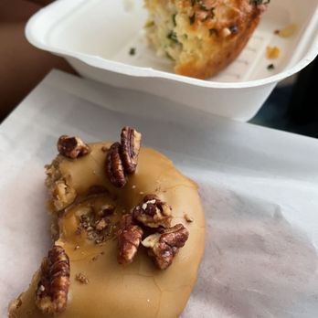 Hello You’re Welcome - Maple pecan donut, tomato & kale egg biscuit - Coffee & Tea Near Me - Pasadena, California Hello You’re Welcome - Maple pecan donut, tomato & kale egg biscuit - Coffee & Tea Near Me - Pasadena, California