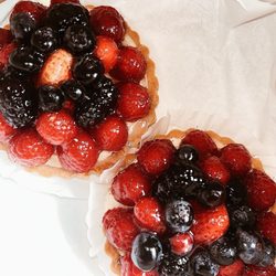 Bread Basket Cake Company - Fruit Tarts