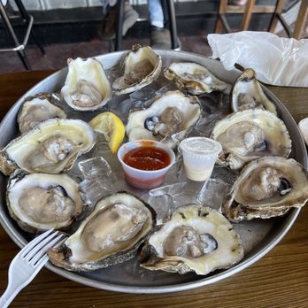 Fathom's Steam Room and Raw Bar - Raw Oysters - Seafood Near Me - Carrabelle, Florida Fathom's Steam Room and Raw Bar - Raw Oysters - Seafood Near Me - Carrabelle, Florida