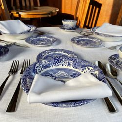 Charleston House Bed & Breakfast Inn - Dinning room place settings
