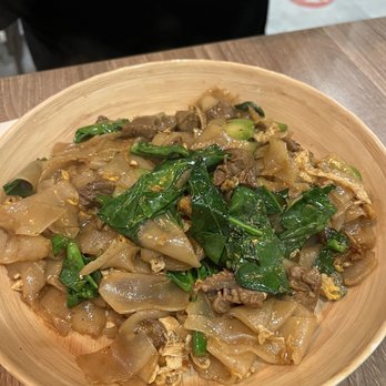 Siam Station - Pad See Ew - Thai Near Me - Irvine, California Siam Station - Pad See Ew - Thai Near Me - Irvine, California