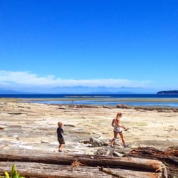 Ahoy Guesthouse - This beach is 30 seconds from the guest house.