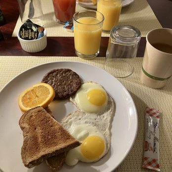 McCloud Hotel - A free American breakfast for guests. - Hotels Near Me - McCloud, California