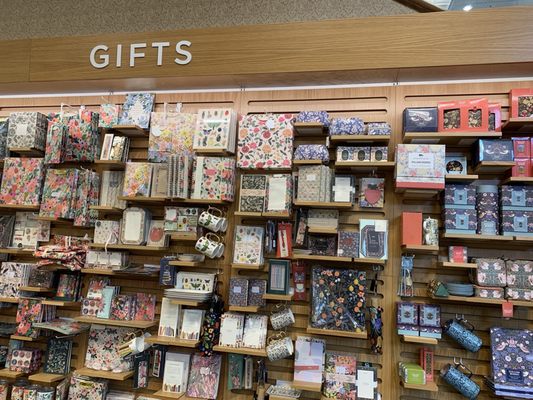 Barnes & Noble by null