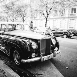 Les Salons Hoche - 1950's Rolls Royce for photos around Paris (comes with a driver).