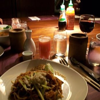 Busaba Soho - Guava Bellini and Sen chan pad Thai - Thai Near Me - Soho, XGL