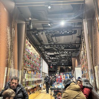 Venchi - Chocolatiers & Shops Near Me - New York, New York