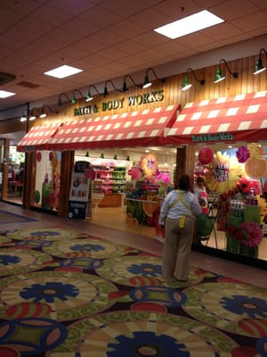 Bath Body Works 2101 Fort Henry Dr Kingsport Tn Cosmetics Fragrance Mapquest