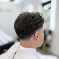 M Hair - Middle part & wavy perm