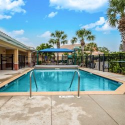 Aqua Tech Swim Lessons - Aqua Tech Pool