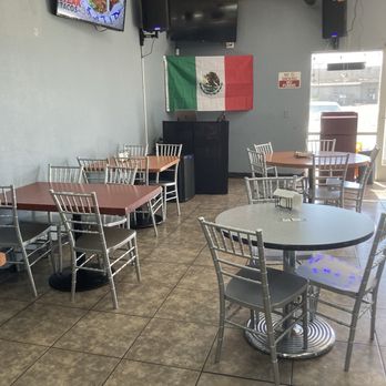Tacos Los Gueros - Go Mexico ! A few tables to enjoy music. - Tacos Near Me - Las Vegas, Nevada