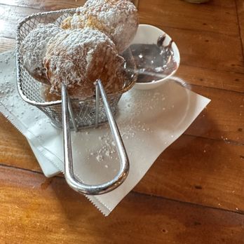 Farmhouse Cafe - Beignets - Breakfast & Brunch Near Me - Honolulu, Hawaii Farmhouse Cafe - Beignets - Breakfast & Brunch Near Me - Honolulu, Hawaii