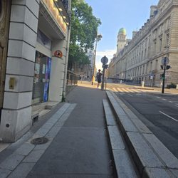 Hotel Diana - Hotel location to the left