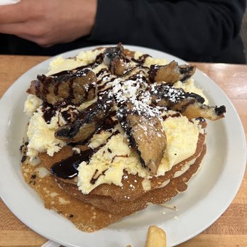 Brownstone Pancake Factory - Fried Oreo Cheesecake Pancakes - Breakfast & Brunch Near Me - Edgewater, New Jersey
