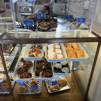 Hazella Bake Shop - Display window - Bakeries Near Me - Lebanon, Oregon