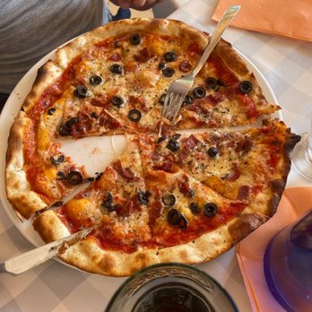 Restaurant Esmaralda - Pizza - Spanish Near Me - Les Tres Cales, T Restaurant Esmaralda - Pizza - Spanish Near Me - Les Tres Cales, T
