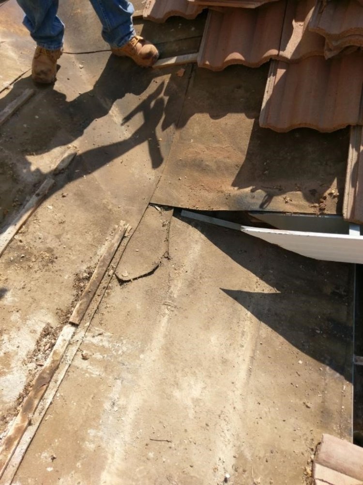 Slide of A&L Roofing Repairs & Cleaning