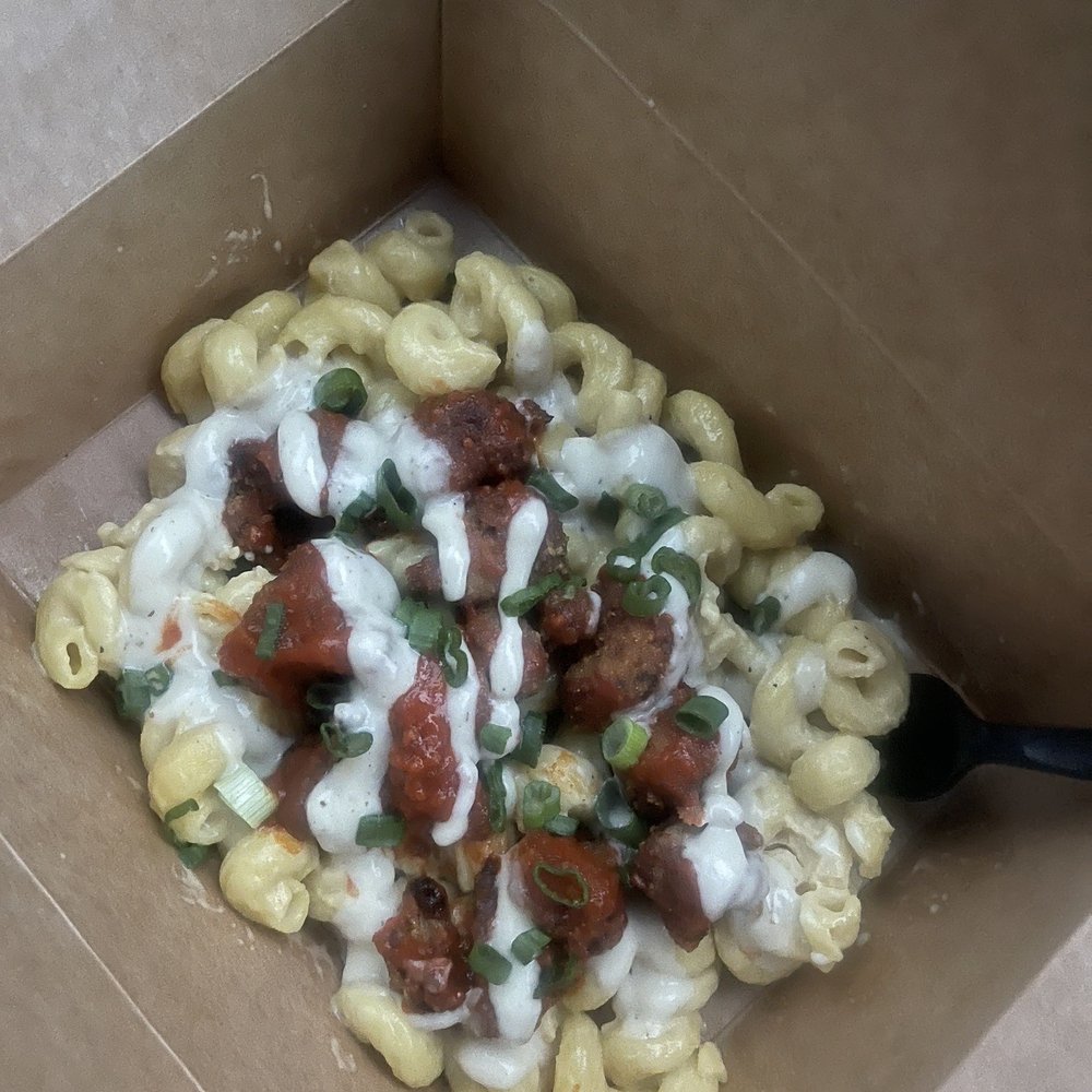 Hash Vegan Eatery - Bbq chikn Mac and cheese - Vegan Near Me - San Antonio, Texas