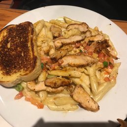 Pepper Pals Cheesy Chicken Pasta