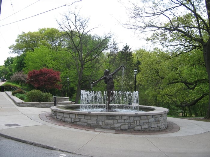 Matthew O'Brien Diggs III Plaza Logo