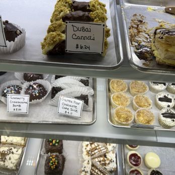 Crisp Cannoli - Bakeries Near Me - Greenbush, New York