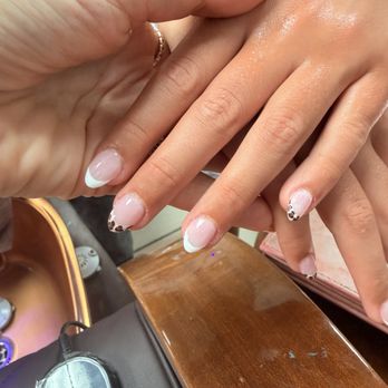Sunshine - Sunny did my daughters nails and did such a perfect job! Exactly like the picture my daughter showed her! We love it! - Nail Salons Near Me - Lahaina, Hawaii Sunshine - Sunny did my daughters nails and did such a perfect job! Exactly like the picture my daughter showed her! We love it! - Nail Salons Near Me - Lahaina, Hawaii