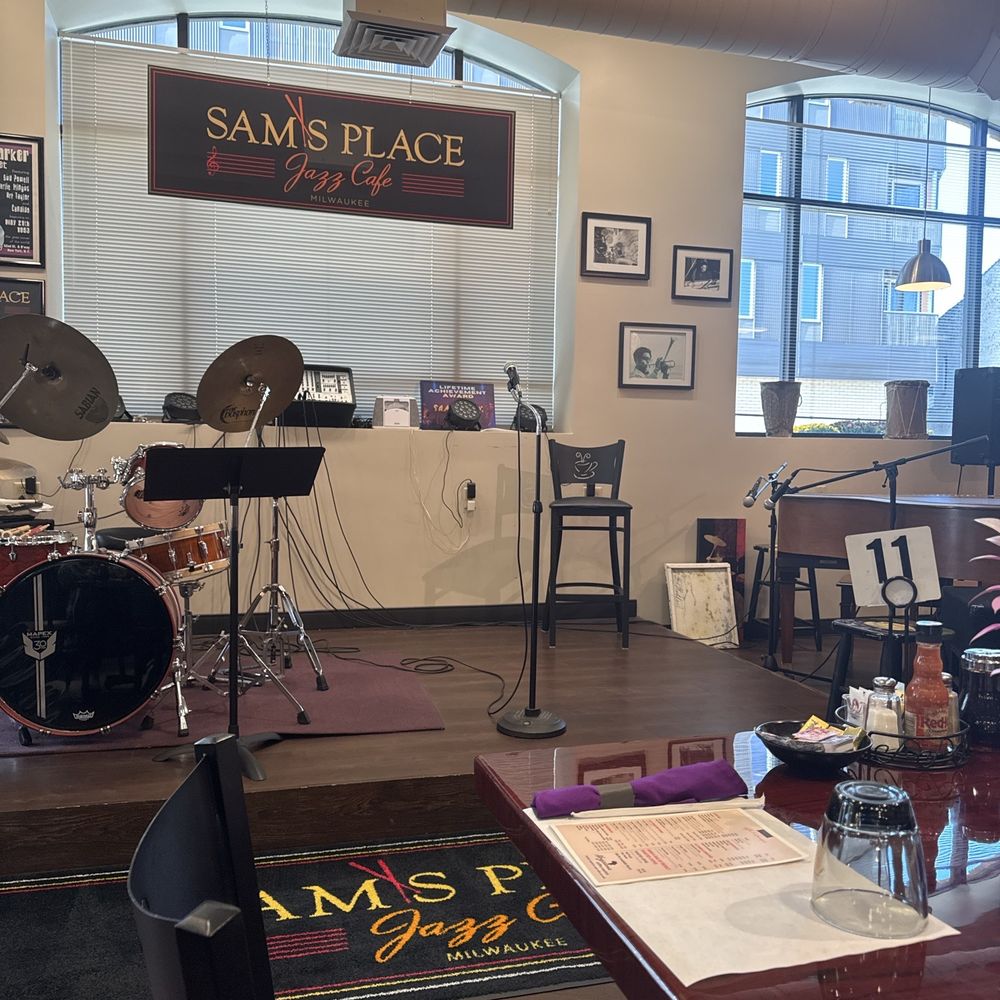 Sam's Place - Live band stage. - Jazz & Blues Near Me - Milwaukee, Wisconsin Sam's Place - Live band stage. - Jazz & Blues Near Me - Milwaukee, Wisconsin