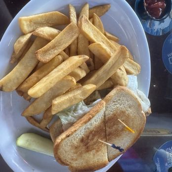Central Station - Grilled chicken sandwich on sourdough with steak fires - Barbeque Near Me - Fillmore, California