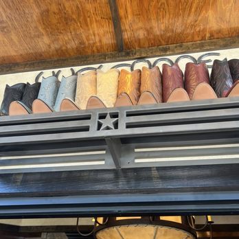LongHorn Steakhouse - Cute - Steakhouses Near Me - Phoenix, Arizona