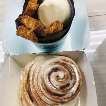 Cinnabon - Big Cinnabon and churro sticks! - Bakeries Near Me - San Jose, California