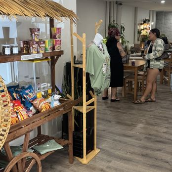 Ligaya Grounds - sari not sorry mini snack shop - Coffee & Tea Near Me - Metuchen, New Jersey