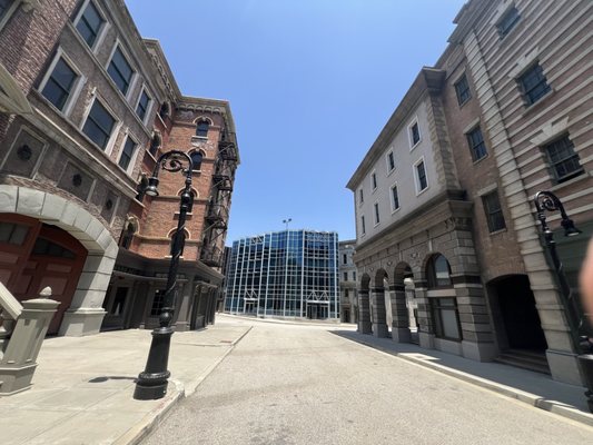 NBCUniversal, 5750 Wilshire Blvd, Los Angeles, CA 90036, US - MapQuest