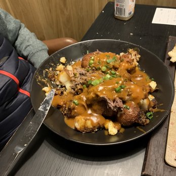 PORTOBELLO - Pulled pork poutine - American Near Me - Whistler, British Columbia
