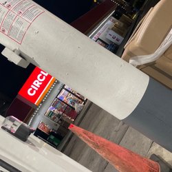 Circle K - Trash outside the door.  No thank you