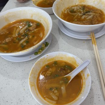 Kim Hoa Hue Restaurant - The staff talks very impolitely. A very terrible experience and i'll never come back - Vietnamese Near Me - El Monte, California