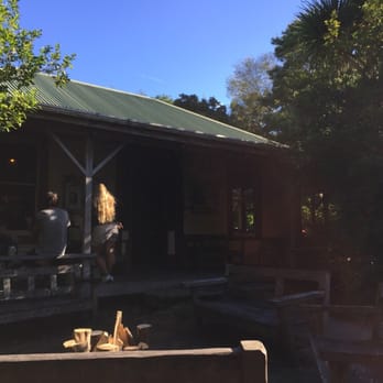 Mussel Inn - Adorable beer bar (sorry, manly and rustic!) - Bars Near Me - Onekaka, TAS