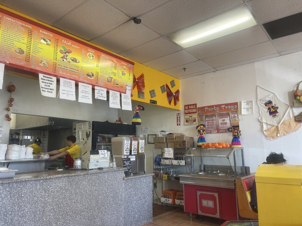 Rolando’s Taco Shop