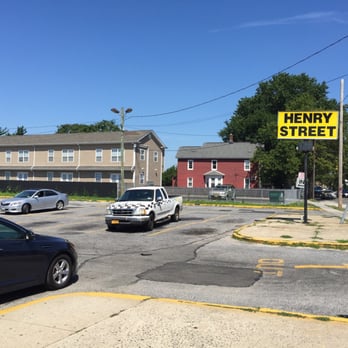 Henry Street Liquors Inc - Parking lot - Beer, Wine & Spirits Near Me - Hempstead, New York